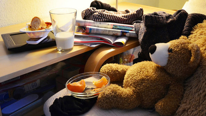 clutter-560701_1280