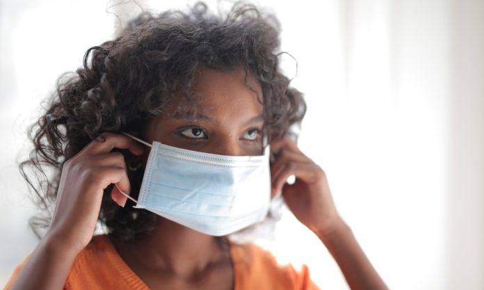 face-mask-Piacquadio